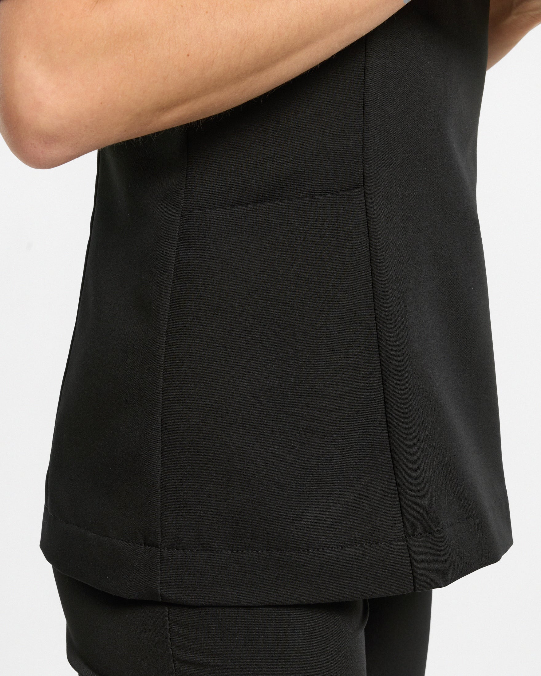 Charlotte Scrub Top – Schwarz
